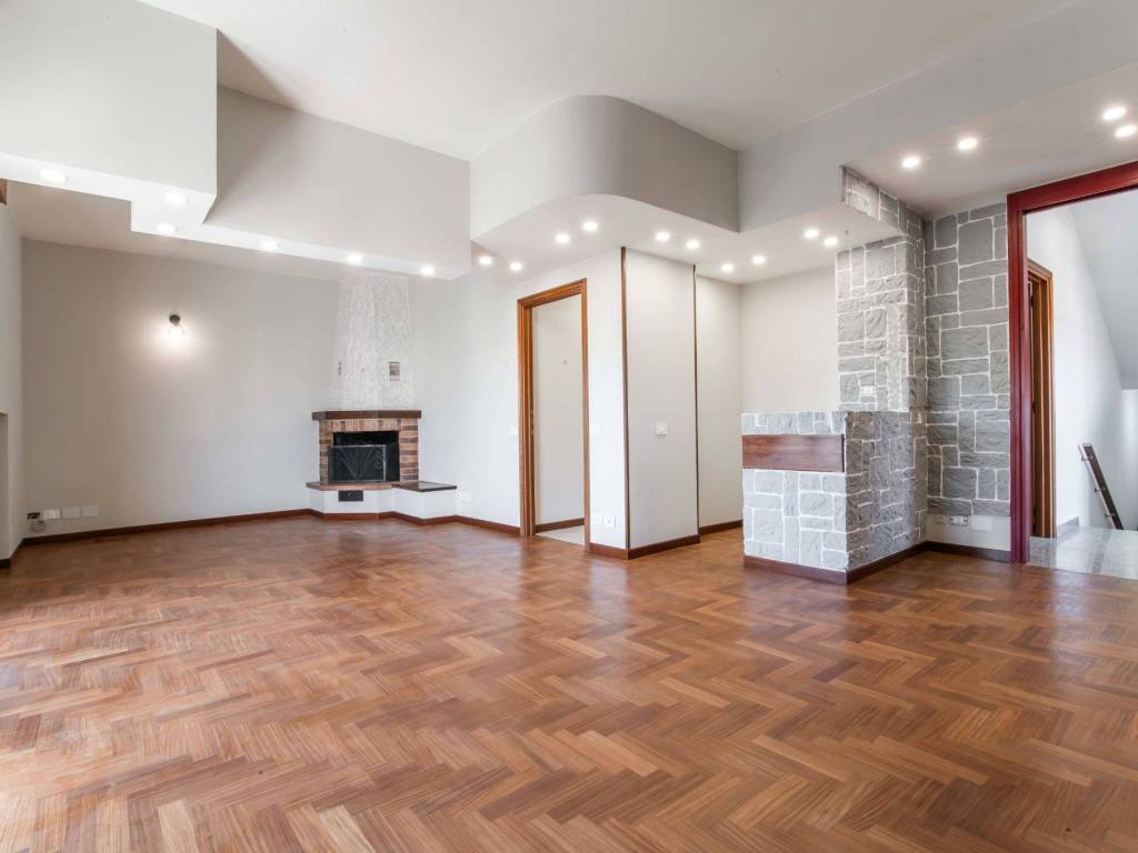 appartamento in vendita a Venegono Inferiore