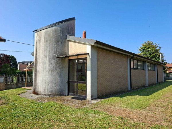 casa indipendente in vendita a Venegono Inferiore