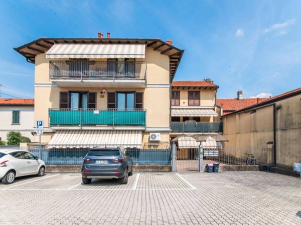 appartamento in vendita a Venegono Inferiore