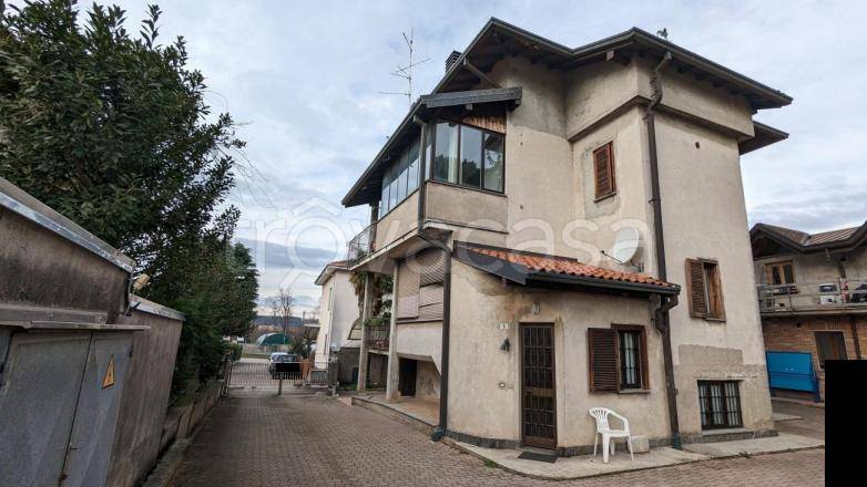 appartamento in vendita a Venegono Inferiore