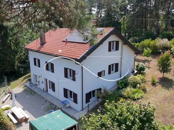 casa indipendente in vendita a Venegono Inferiore