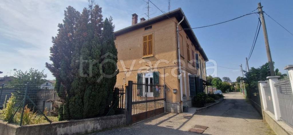 casa indipendente in vendita a Venegono Inferiore