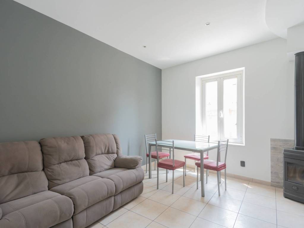 casa indipendente in vendita a Venegono Superiore