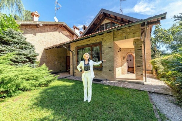 casa indipendente in vendita a Venegono Superiore in zona Pianbosco