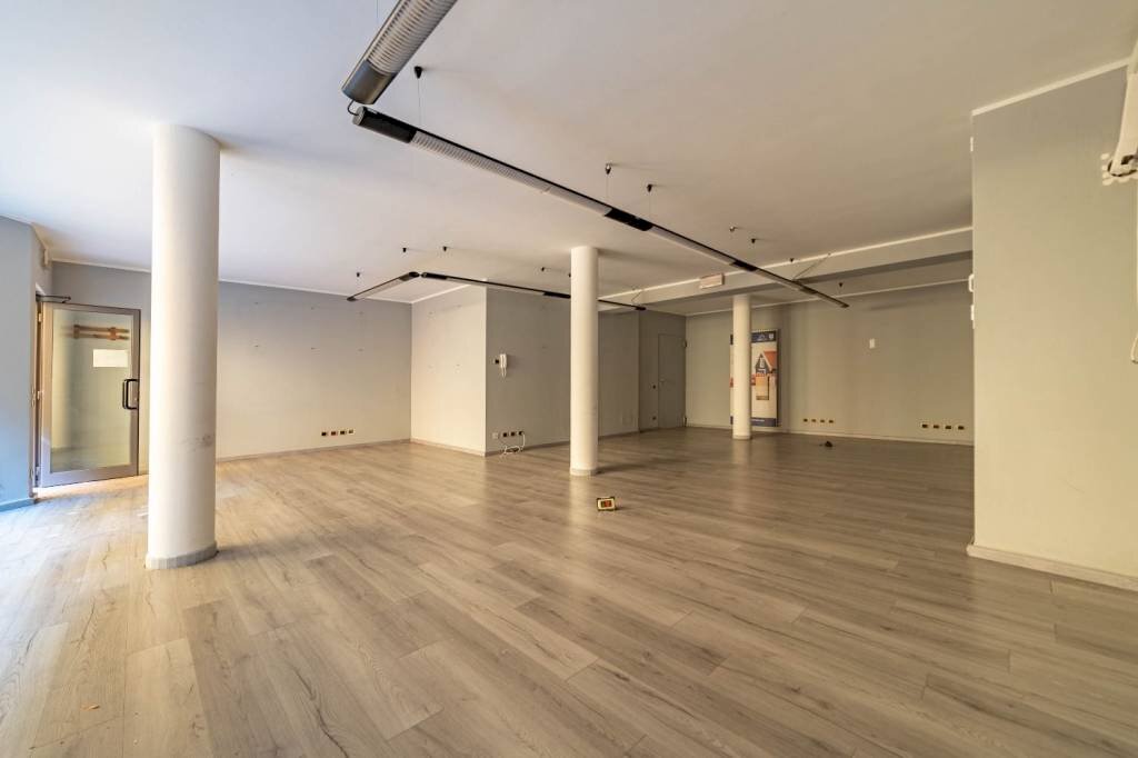 ufficio in vendita a Venegono Superiore