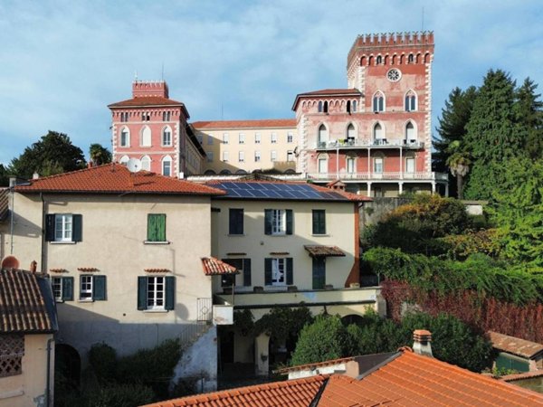 casa indipendente in vendita a Venegono Superiore