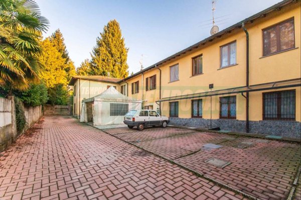 appartamento in vendita a Venegono Superiore