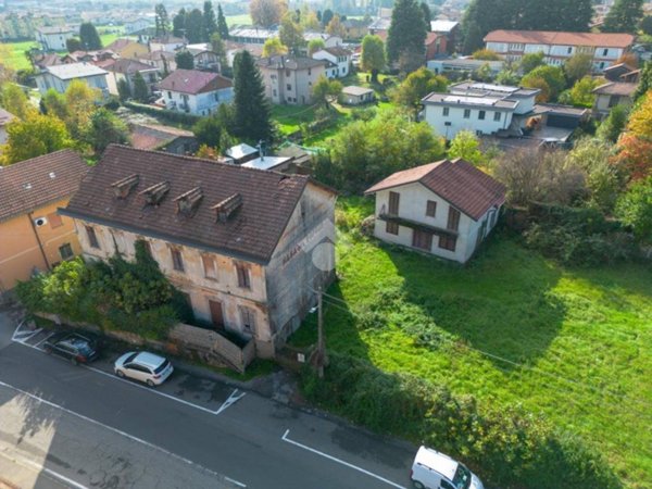 casa indipendente in vendita a Venegono Superiore