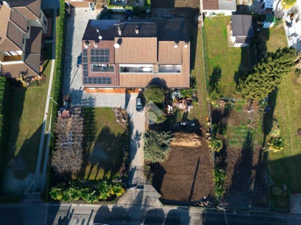 appartamento in vendita a Venegono Superiore