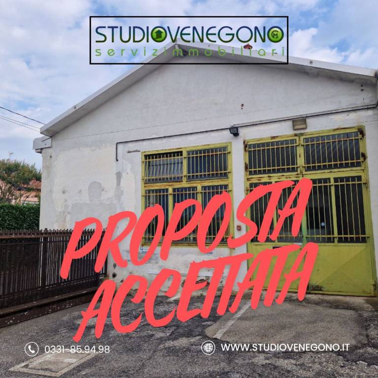 locale commerciale in vendita a Venegono Superiore