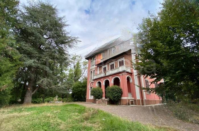 casa indipendente in vendita a Venegono Superiore