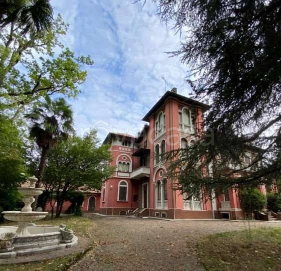 casa indipendente in vendita a Venegono Superiore