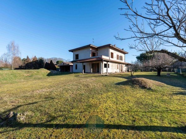 casa indipendente in vendita a Venegono Superiore