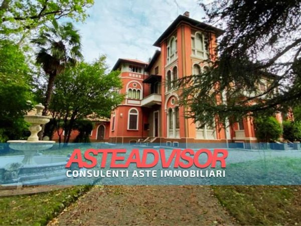 casa indipendente in vendita a Venegono Superiore