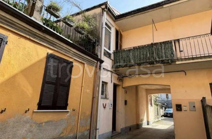 casa indipendente in vendita a Venegono Superiore