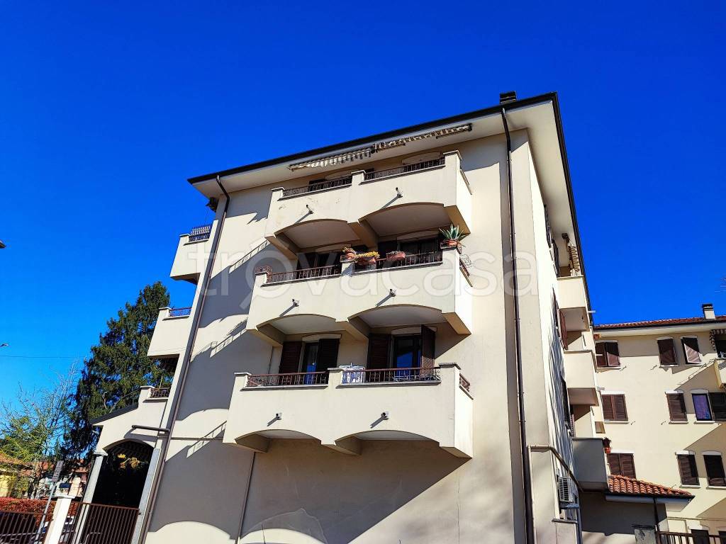 appartamento in vendita a Venegono Superiore