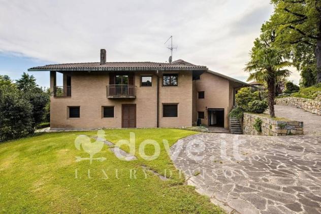 casa indipendente in vendita a Venegono Superiore