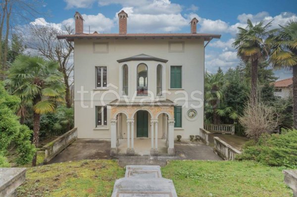 casa indipendente in vendita a Venegono Superiore