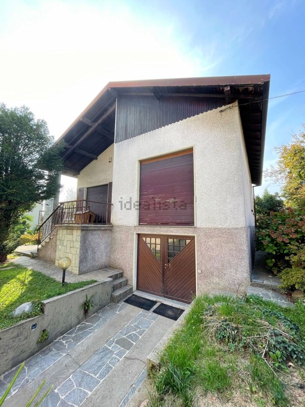 casa indipendente in vendita a Venegono Superiore