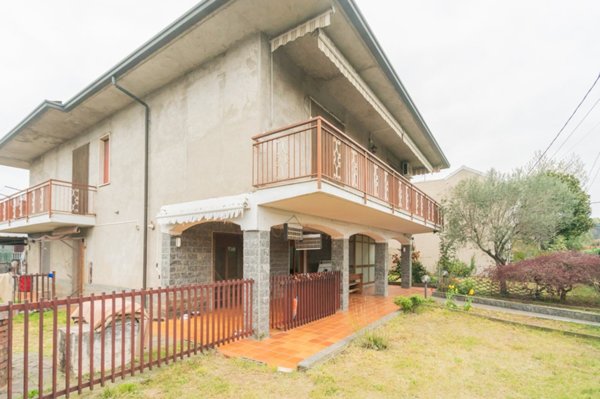 casa indipendente in vendita a Venegono Superiore