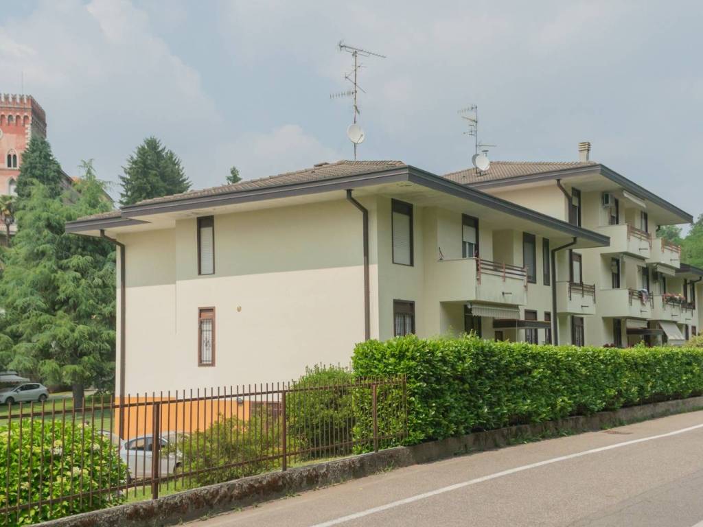 appartamento in vendita a Venegono Superiore