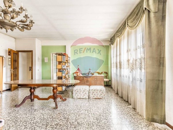 appartamento in vendita a Venegono Superiore