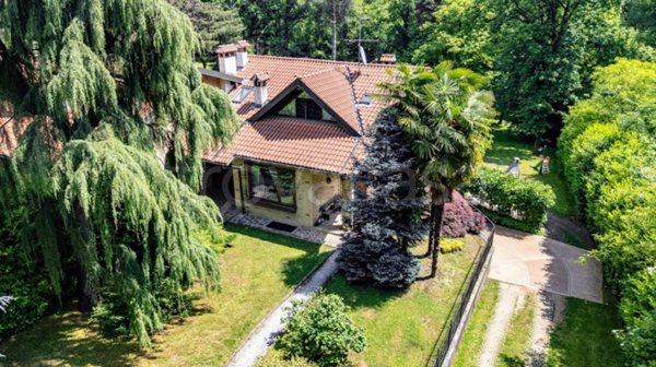 casa indipendente in vendita a Venegono Superiore in zona Pianbosco