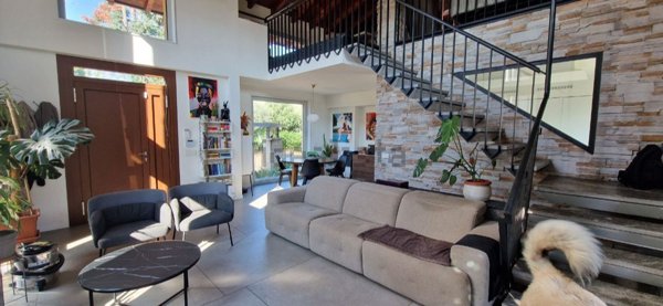casa indipendente in vendita a Venegono Superiore