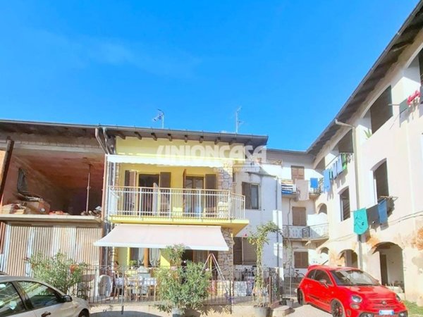 casa indipendente in vendita a Venegono Superiore