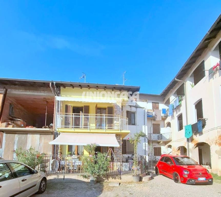 casa indipendente in vendita a Venegono Superiore