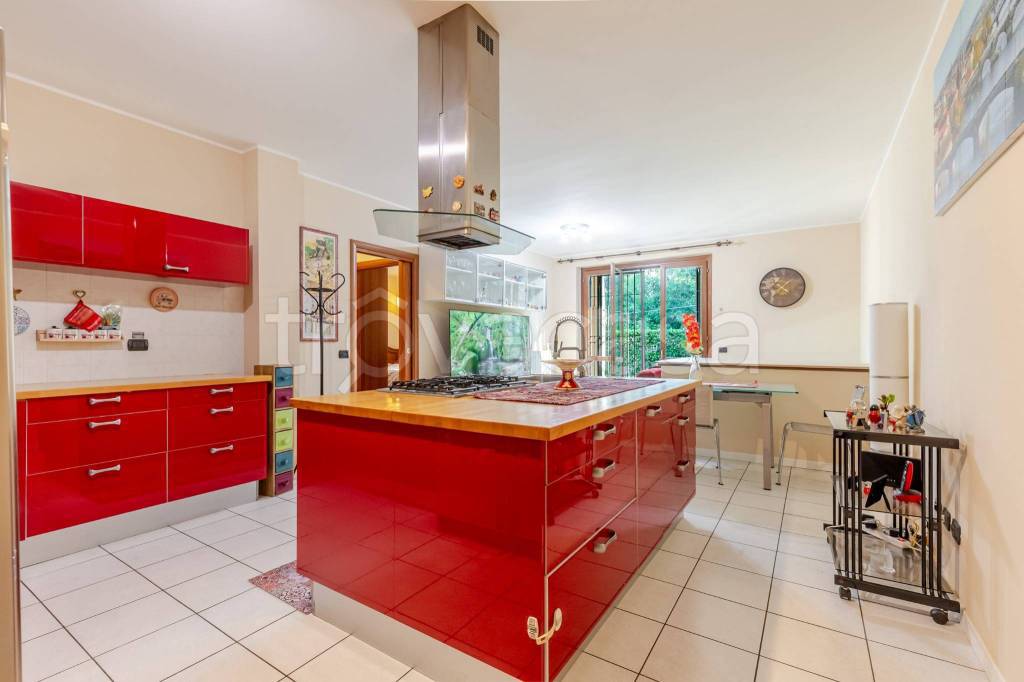 appartamento in vendita a Venegono Superiore