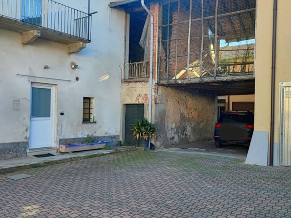 casa indipendente in vendita a Venegono Superiore