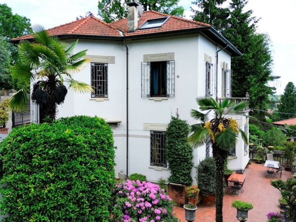 casa indipendente in vendita a Venegono Superiore