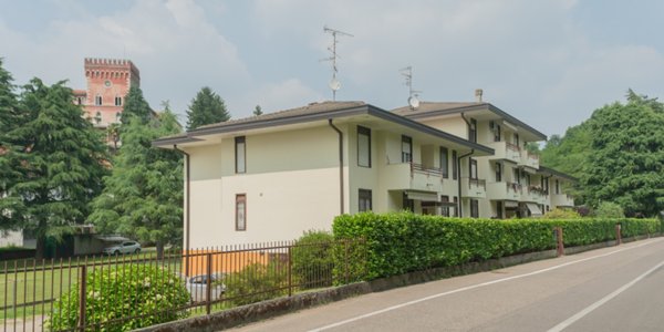 appartamento in vendita a Venegono Superiore