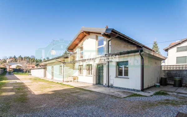 appartamento in vendita a Venegono Superiore