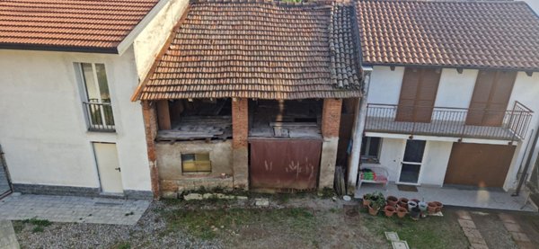 casa indipendente in vendita a Venegono Superiore