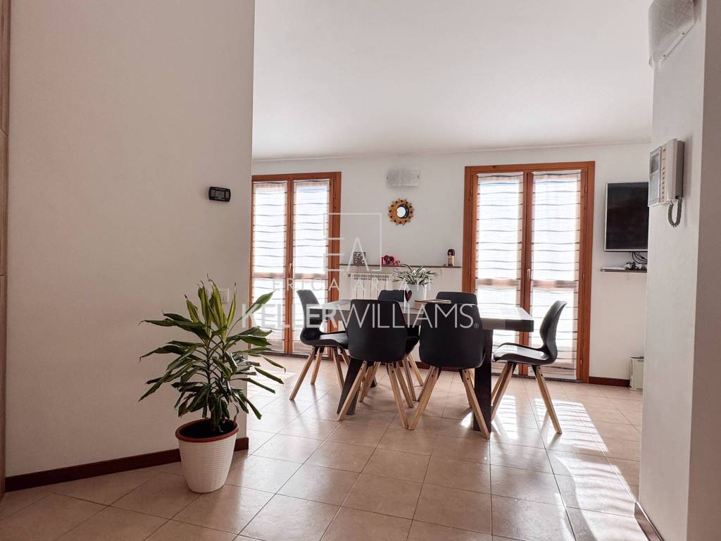 appartamento in vendita a Venegono Superiore