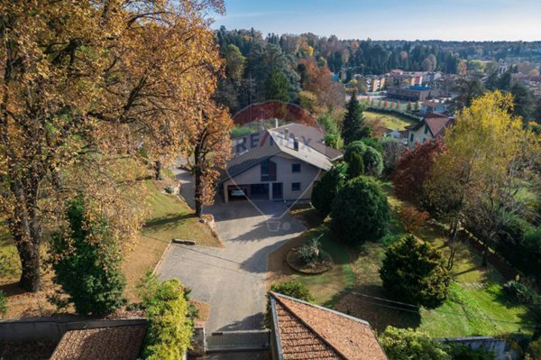 casa indipendente in vendita a Venegono Superiore