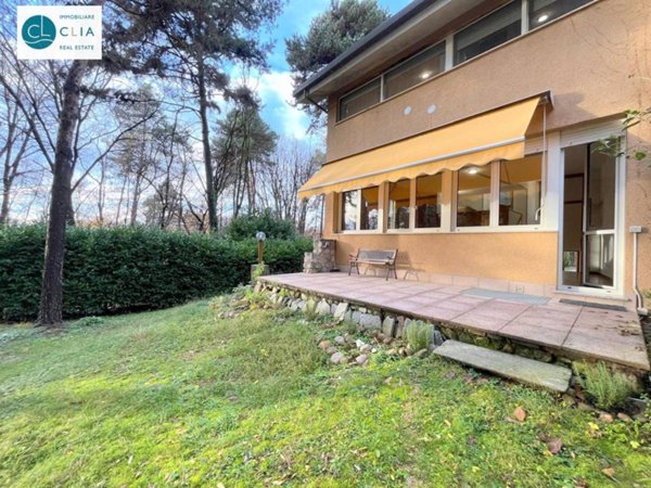 casa indipendente in vendita a Venegono Superiore in zona Pianbosco