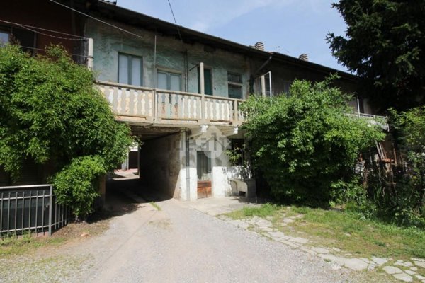 appartamento in vendita a Venegono Superiore
