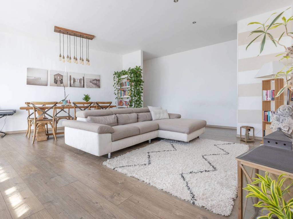 appartamento in vendita a Venegono Superiore