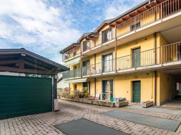 appartamento in vendita a Venegono Superiore