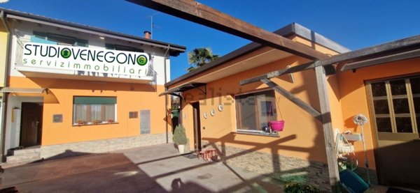 casa indipendente in vendita a Venegono Superiore