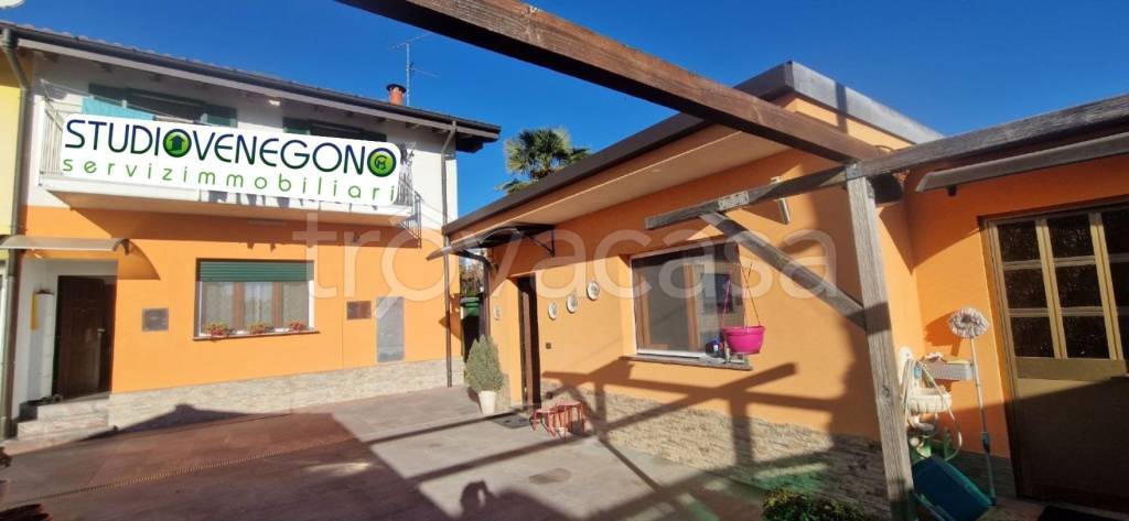 casa indipendente in vendita a Venegono Superiore