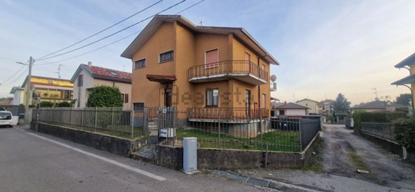 appartamento in vendita a Venegono Superiore