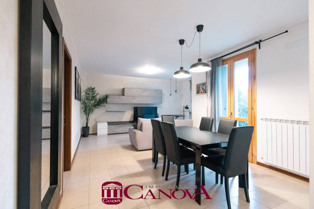 appartamento in vendita a Venegono Superiore