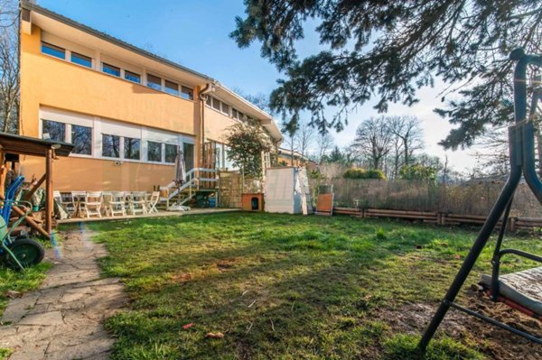 casa indipendente in vendita a Venegono Superiore