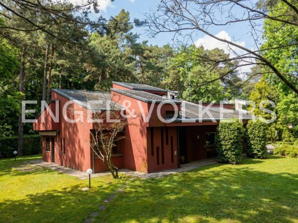 casa indipendente in vendita a Venegono Superiore