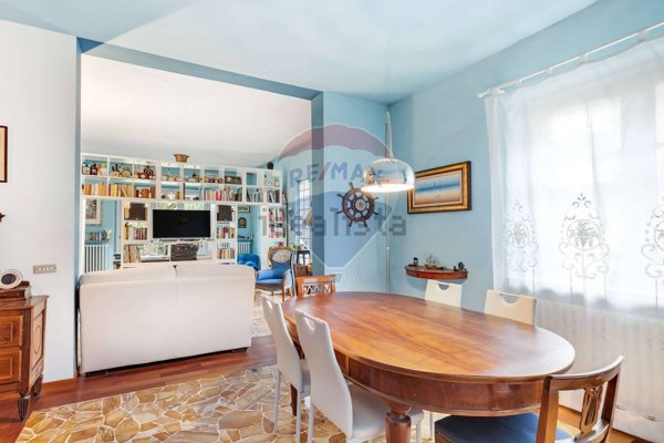 casa indipendente in vendita a Venegono Superiore