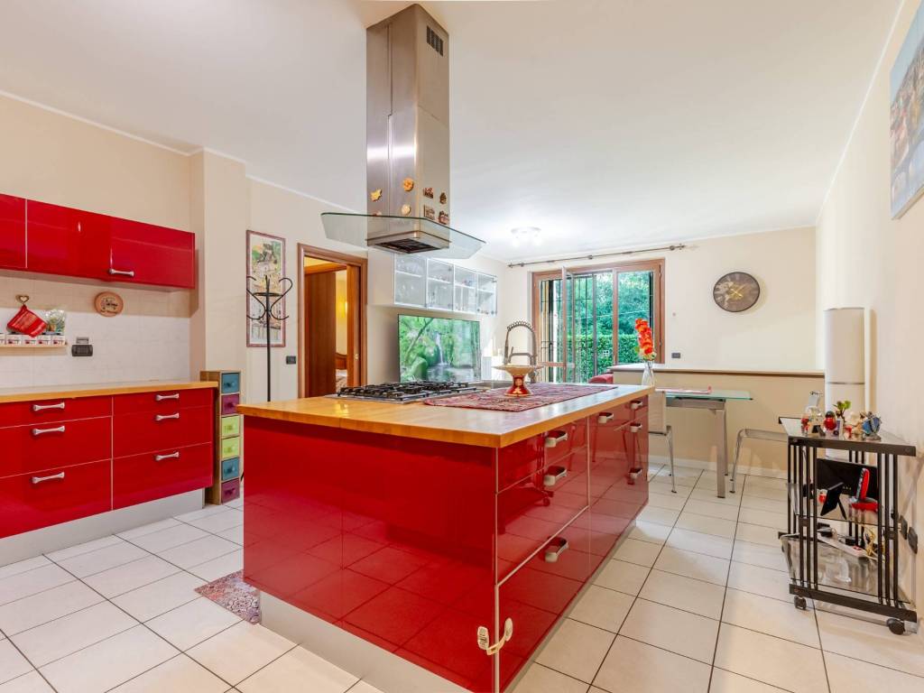 appartamento in vendita a Venegono Superiore